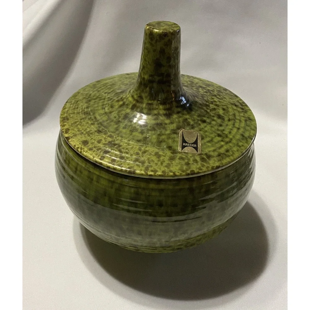 EARLY AMERICAN BY HAEGER GREEN COVERED BOWL SHAPE 9H NWT